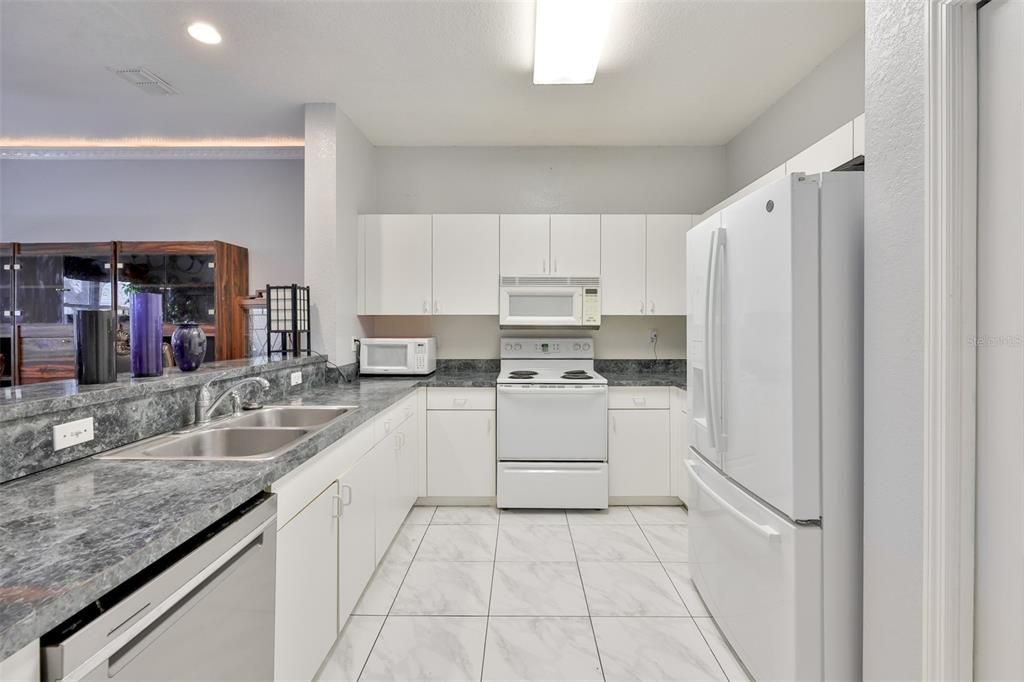 En Venta: $314,900 (3 camas, 2 baños, 1630 Pies cuadrados)