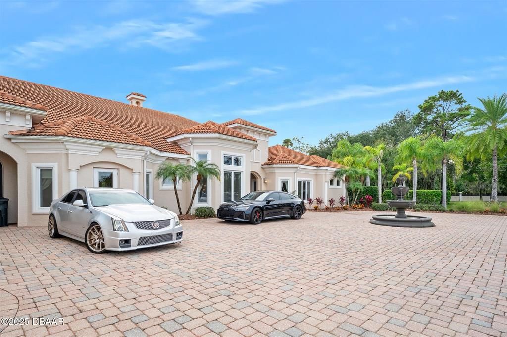 For Sale: $2,250,000 (5 beds, 6 baths, 8010 Square Feet)