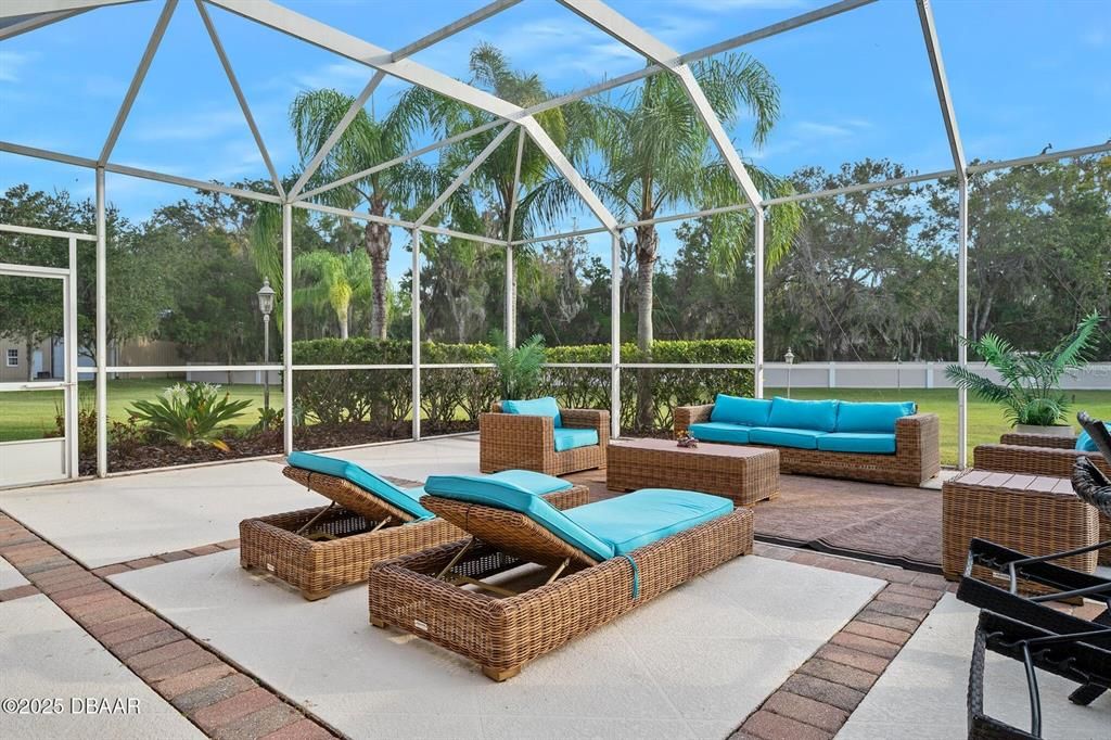 For Sale: $2,250,000 (5 beds, 6 baths, 8010 Square Feet)