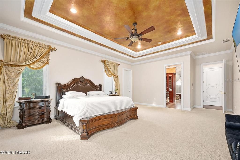 For Sale: $2,250,000 (5 beds, 6 baths, 8010 Square Feet)