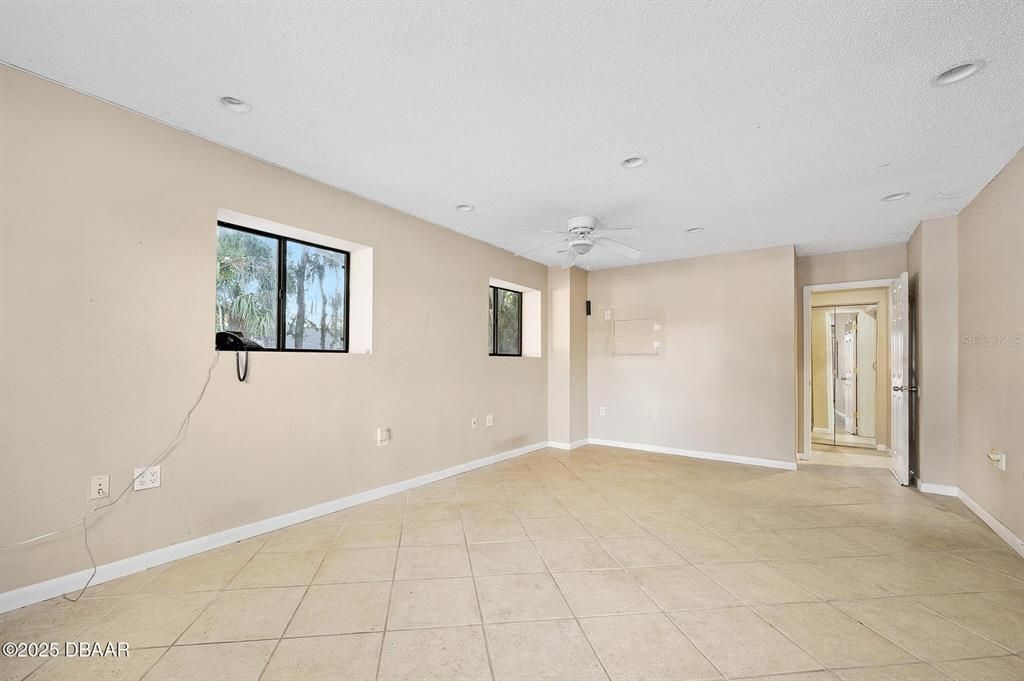 For Sale: $2,250,000 (5 beds, 6 baths, 8010 Square Feet)