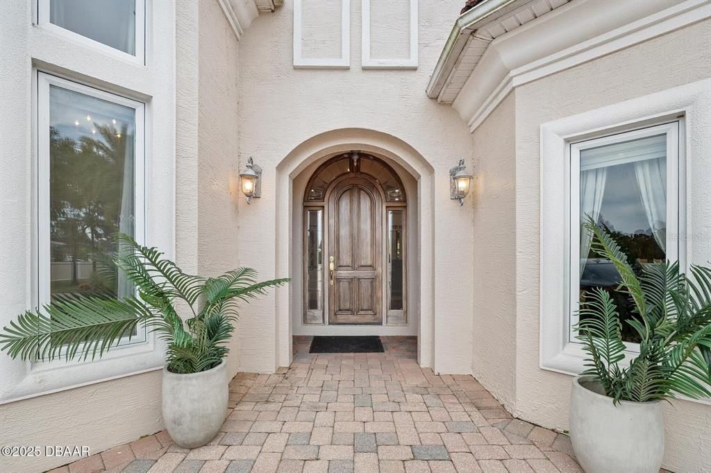 For Sale: $2,250,000 (5 beds, 6 baths, 8010 Square Feet)
