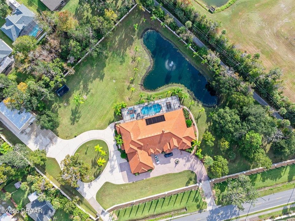 For Sale: $2,250,000 (5 beds, 6 baths, 8010 Square Feet)