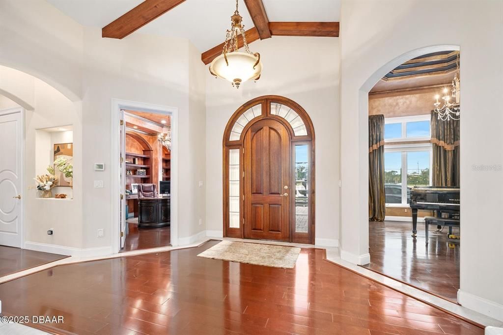 For Sale: $2,250,000 (5 beds, 6 baths, 8010 Square Feet)