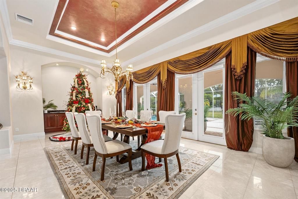 For Sale: $2,250,000 (5 beds, 6 baths, 8010 Square Feet)