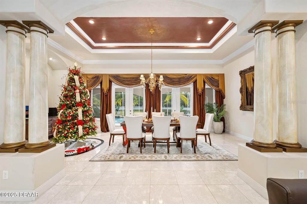 For Sale: $2,250,000 (5 beds, 6 baths, 8010 Square Feet)