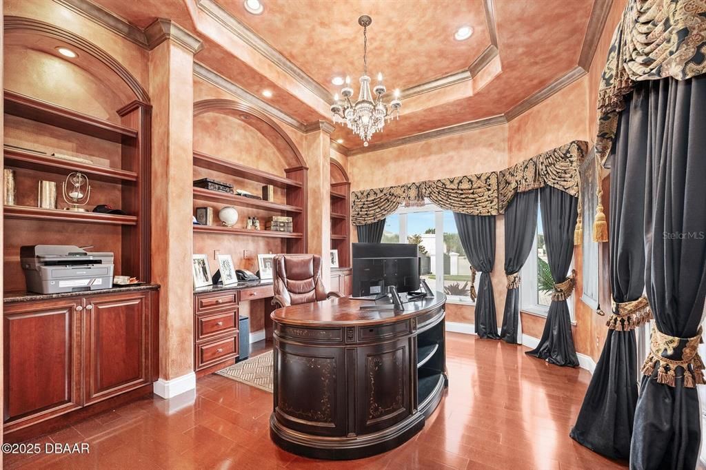For Sale: $2,250,000 (5 beds, 6 baths, 8010 Square Feet)
