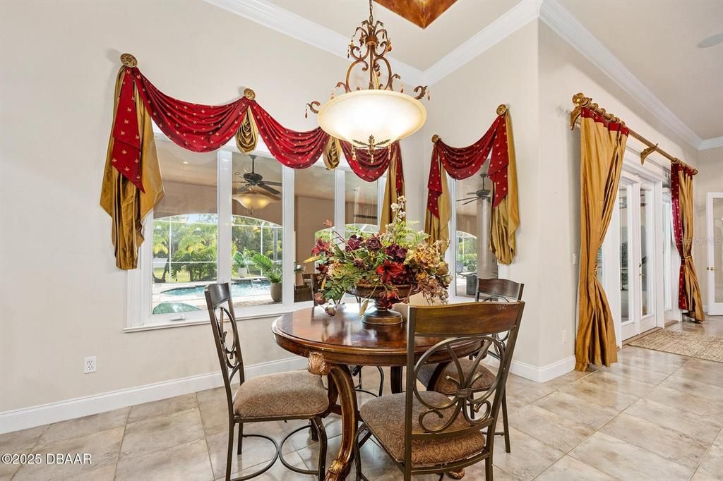 For Sale: $2,250,000 (5 beds, 6 baths, 8010 Square Feet)