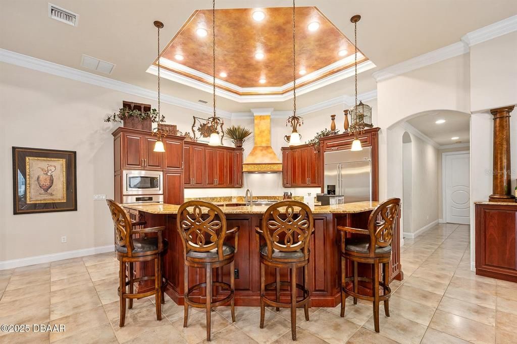 For Sale: $2,250,000 (5 beds, 6 baths, 8010 Square Feet)