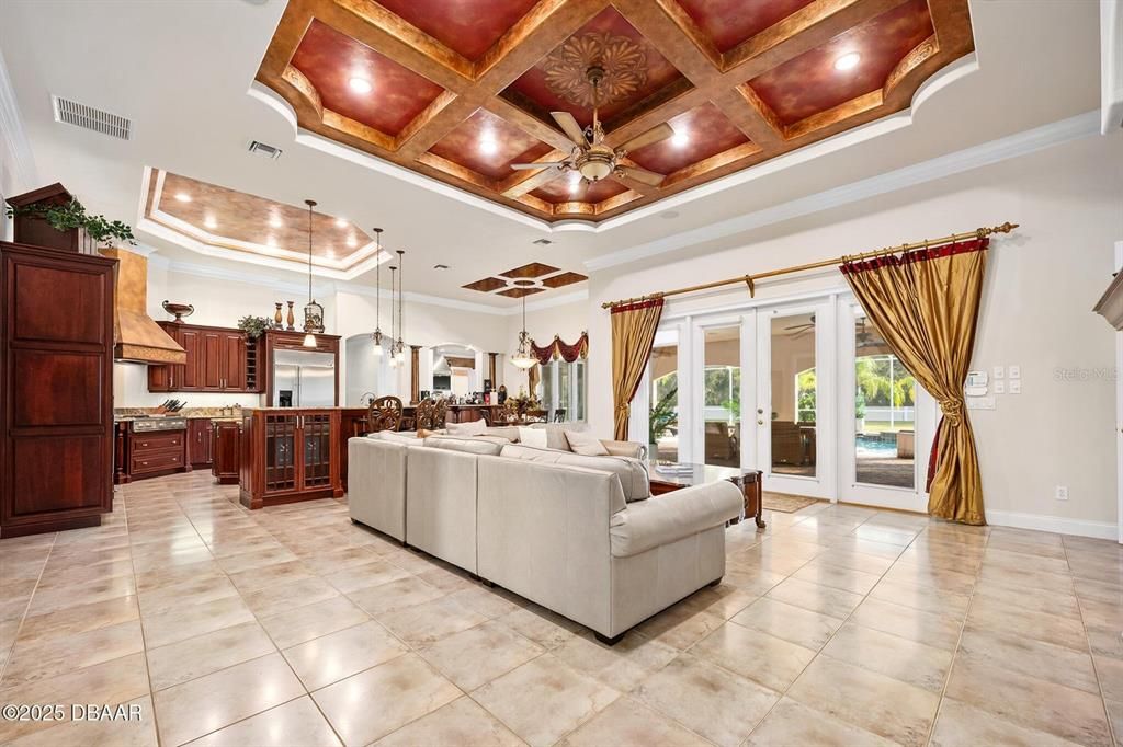 For Sale: $2,250,000 (5 beds, 6 baths, 8010 Square Feet)
