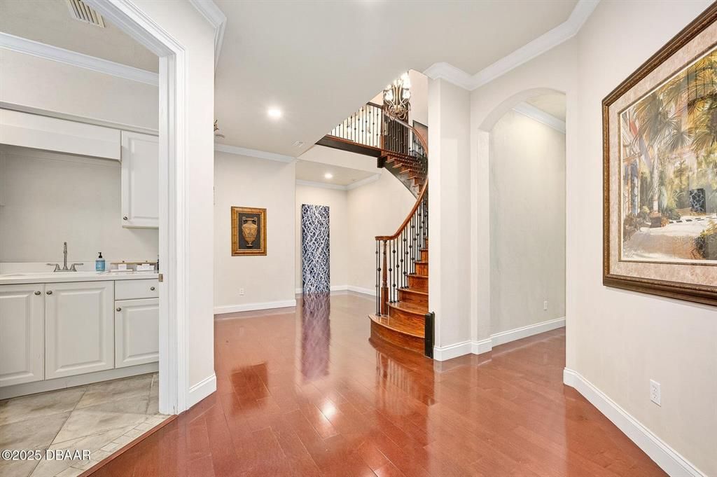 For Sale: $2,250,000 (5 beds, 6 baths, 8010 Square Feet)
