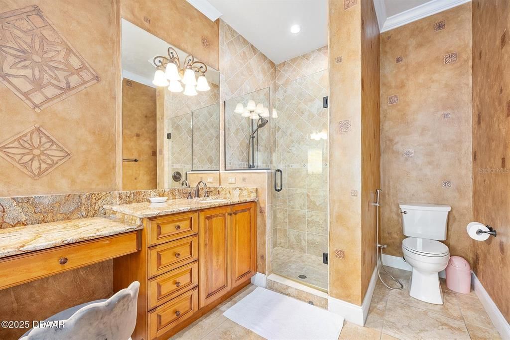 For Sale: $2,250,000 (5 beds, 6 baths, 8010 Square Feet)