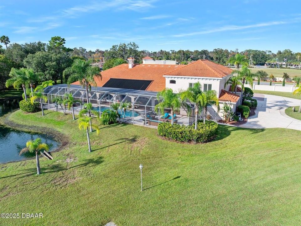 For Sale: $2,250,000 (5 beds, 6 baths, 8010 Square Feet)