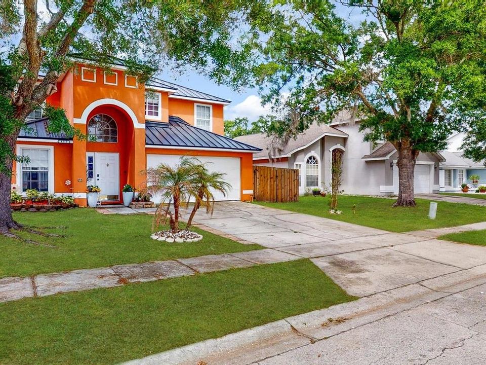 На продажу: $599,999 (6 спален, 3 ванн, 2399 Квадратных фут)