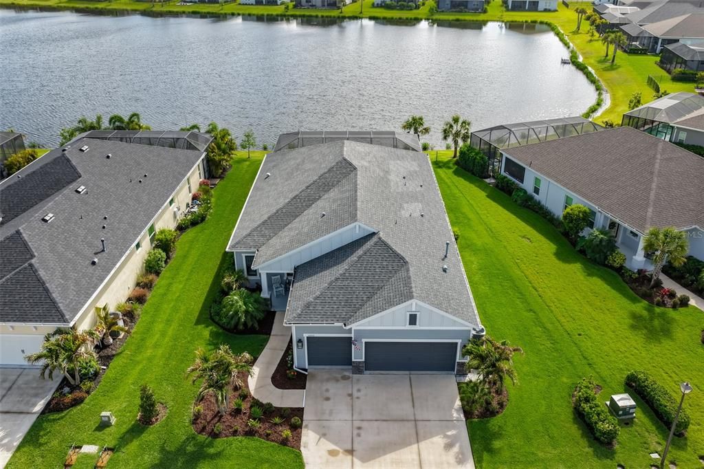 Под контрактом: $749,900 (3 спален, 2 ванн, 2378 Квадратных фут)