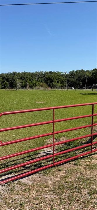 На продажу: $299,900 (8.50 acres)