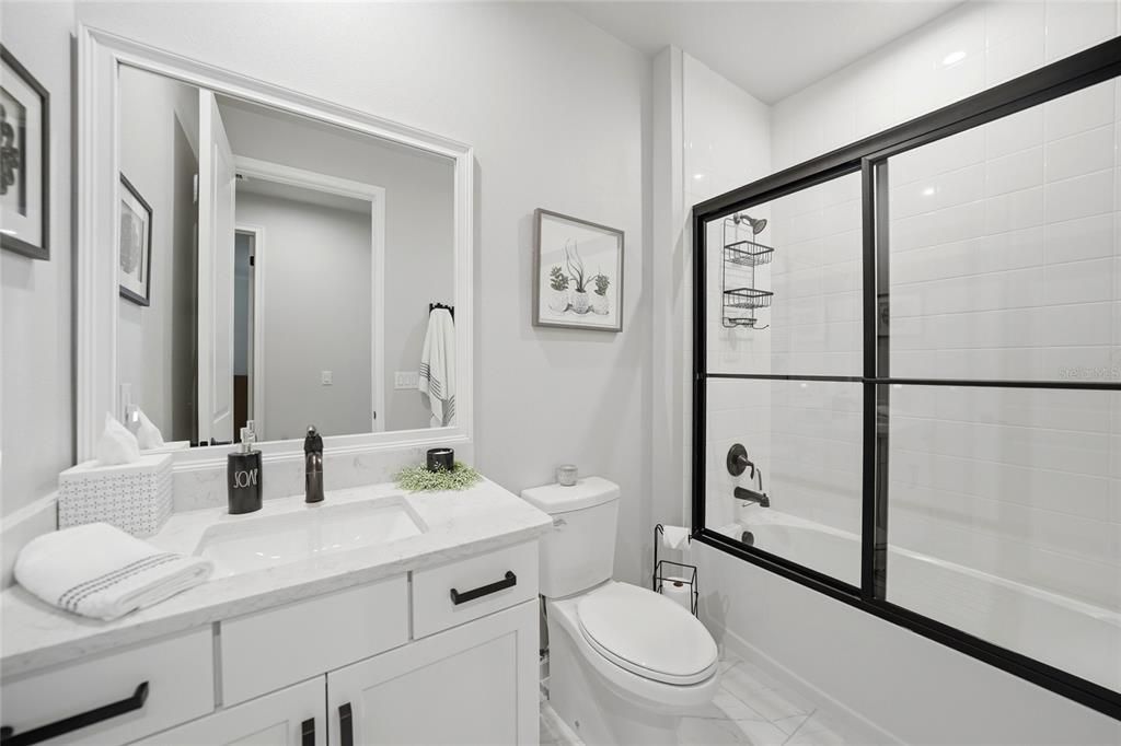 Activo con contrato: $329,000 (2 camas, 2 baños, 1504 Pies cuadrados)