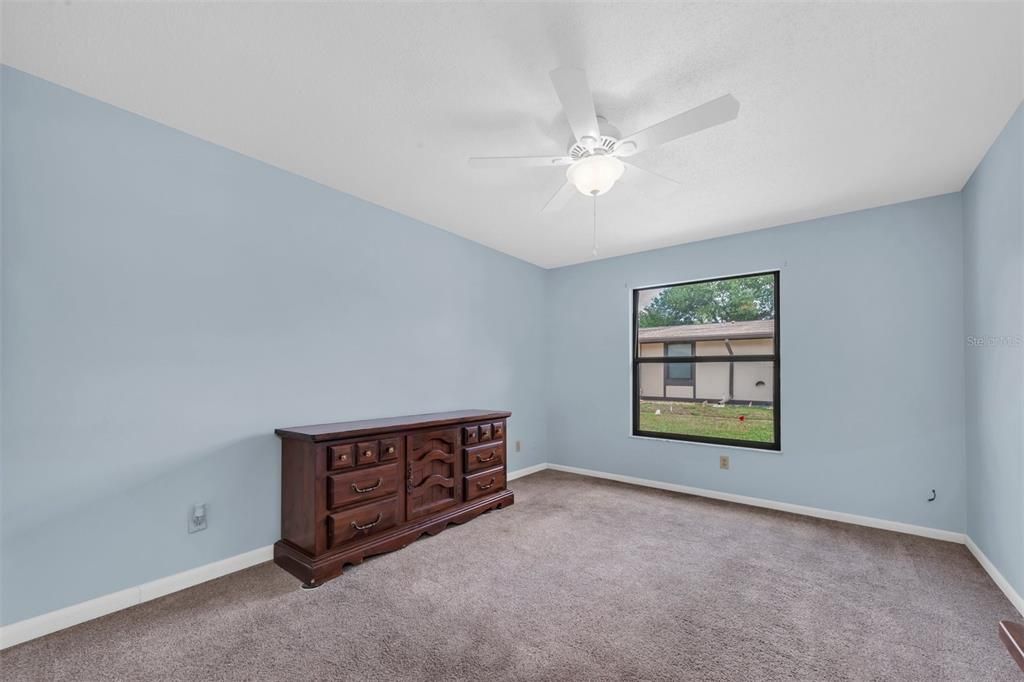 For Sale: $119,900 (2 beds, 2 baths, 864 Square Feet)