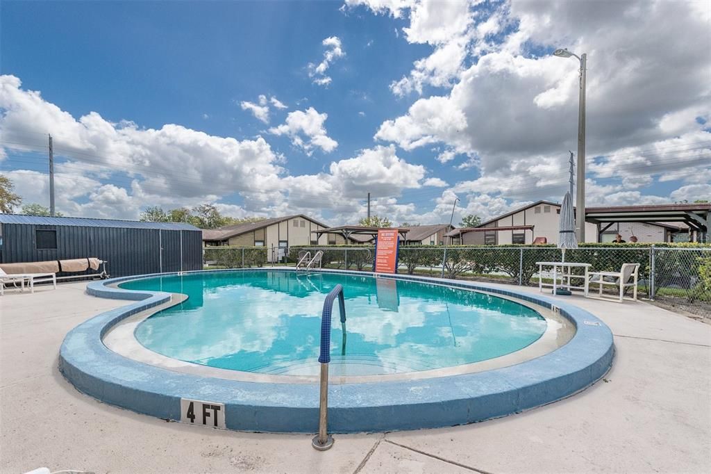 For Sale: $119,900 (2 beds, 2 baths, 864 Square Feet)