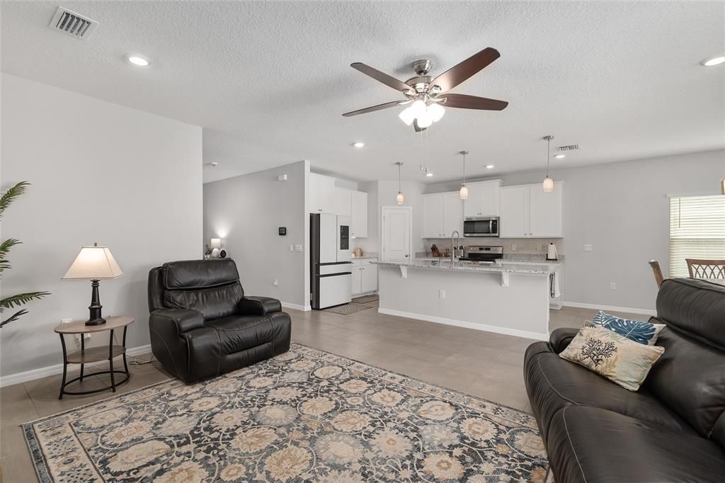Active With Contract: $340,000 (4 beds, 2 baths, 1981 Square Feet)