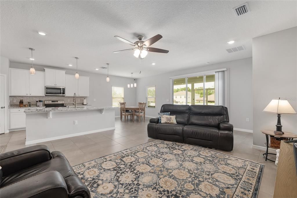 Active With Contract: $340,000 (4 beds, 2 baths, 1981 Square Feet)