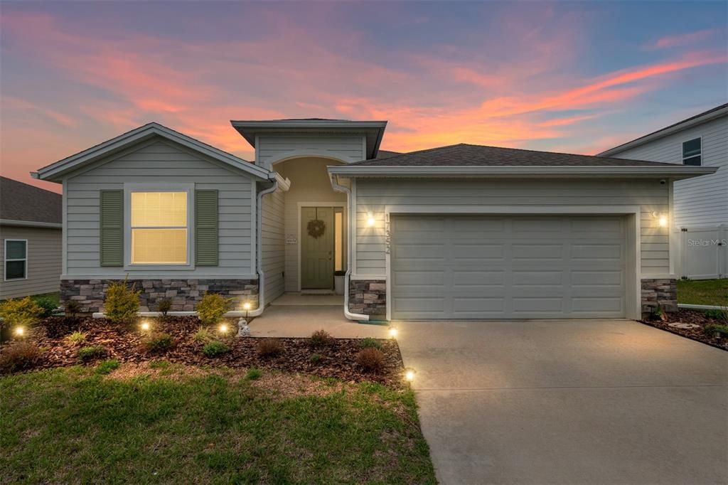 Active With Contract: $340,000 (4 beds, 2 baths, 1981 Square Feet)