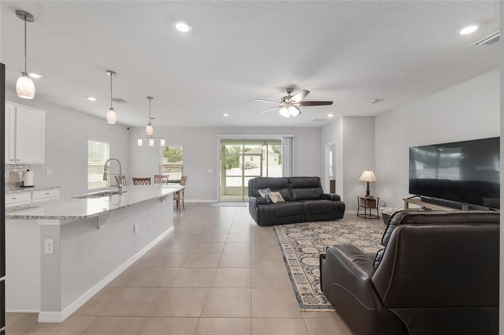 Active With Contract: $340,000 (4 beds, 2 baths, 1981 Square Feet)