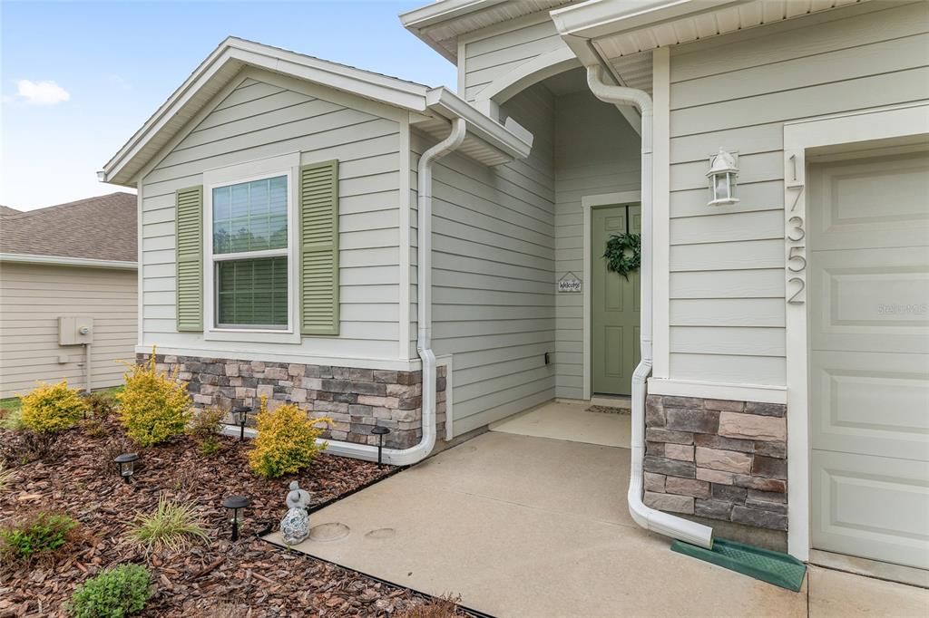 Active With Contract: $340,000 (4 beds, 2 baths, 1981 Square Feet)