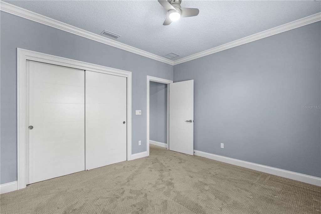 Activo con contrato: $895,000 (7 camas, 5 baños, 3863 Pies cuadrados)