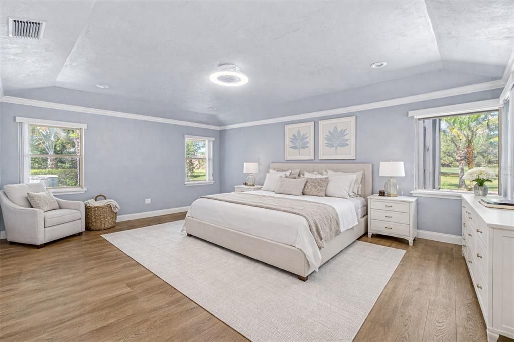 Activo con contrato: $895,000 (7 camas, 5 baños, 3863 Pies cuadrados)