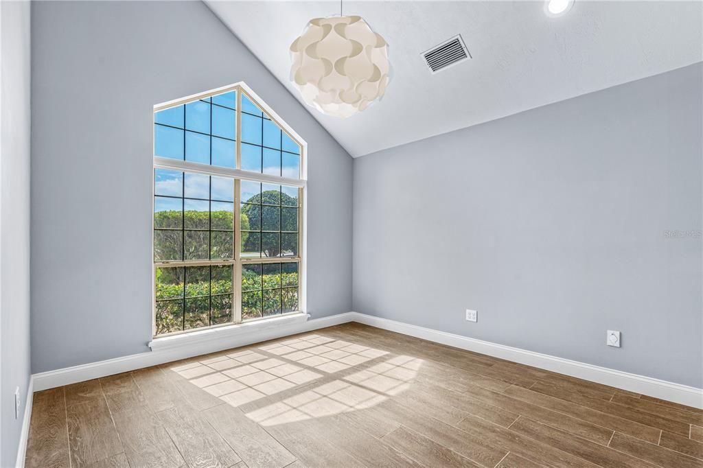 Activo con contrato: $895,000 (7 camas, 5 baños, 3863 Pies cuadrados)