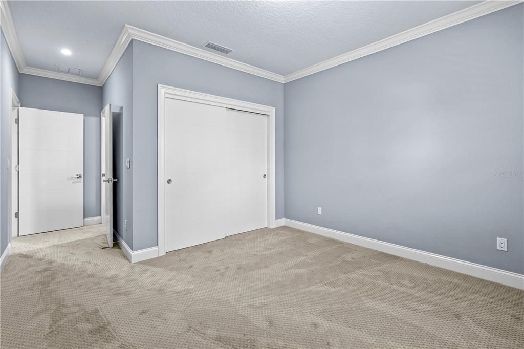 Activo con contrato: $895,000 (7 camas, 5 baños, 3863 Pies cuadrados)