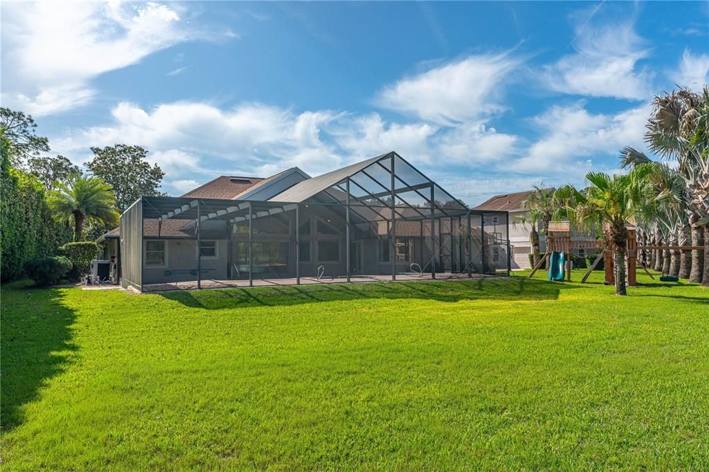 Activo con contrato: $895,000 (7 camas, 5 baños, 3863 Pies cuadrados)