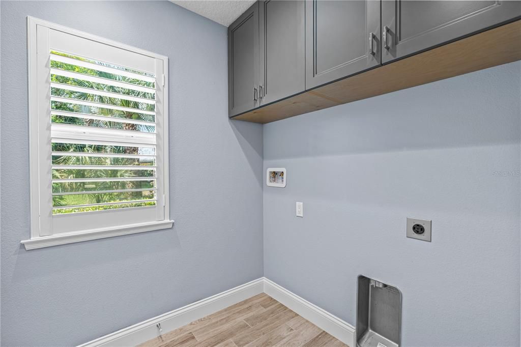 Activo con contrato: $895,000 (7 camas, 5 baños, 3863 Pies cuadrados)