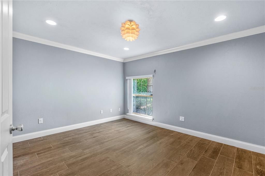 Activo con contrato: $895,000 (7 camas, 5 baños, 3863 Pies cuadrados)