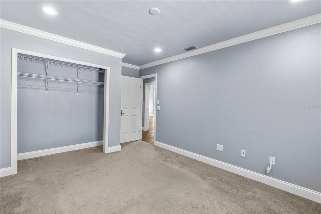 Activo con contrato: $895,000 (7 camas, 5 baños, 3863 Pies cuadrados)