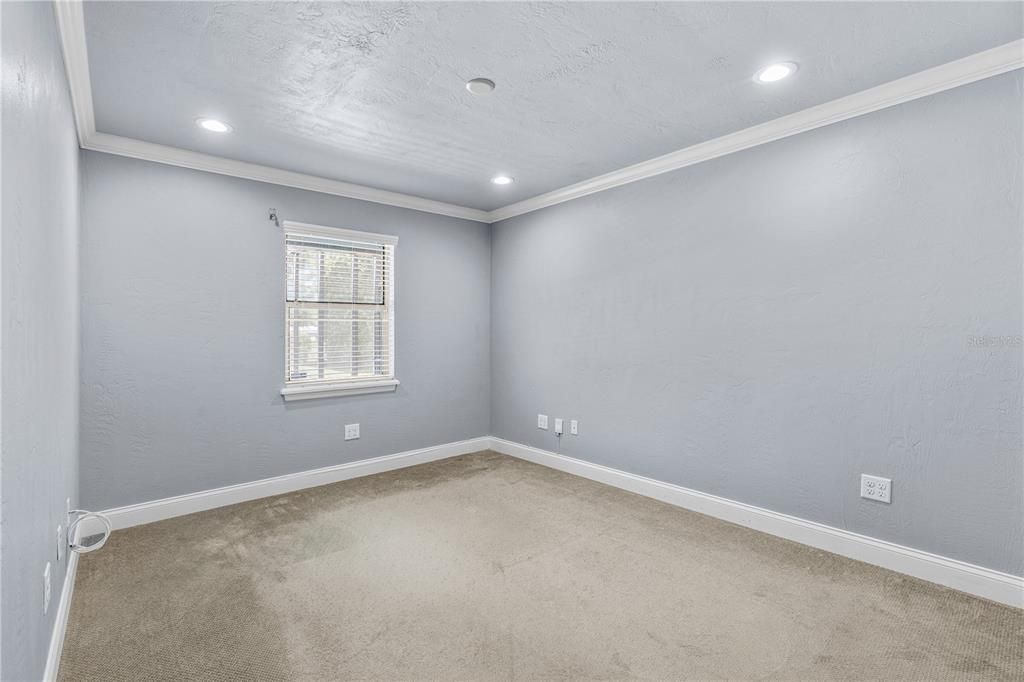 Activo con contrato: $895,000 (7 camas, 5 baños, 3863 Pies cuadrados)