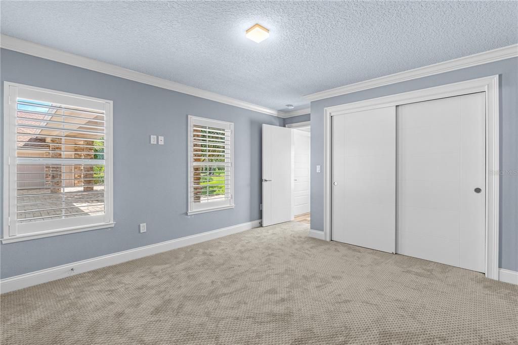 Activo con contrato: $895,000 (7 camas, 5 baños, 3863 Pies cuadrados)