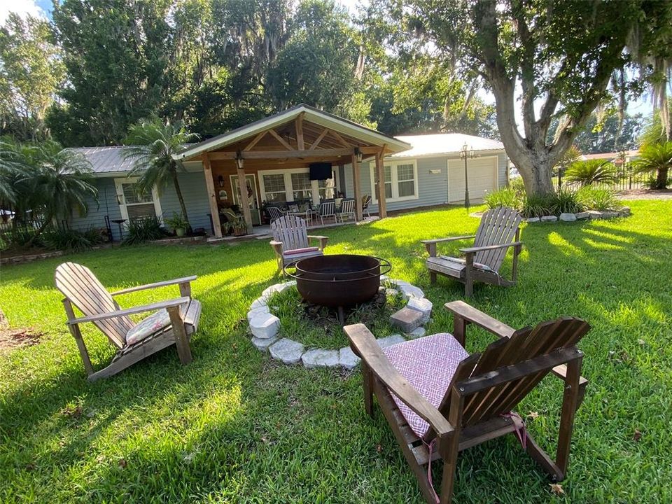 For Sale: $499,000 (3 beds, 2 baths, 1239 Square Feet)