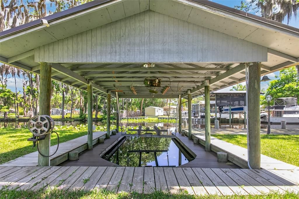For Sale: $499,000 (3 beds, 2 baths, 1239 Square Feet)