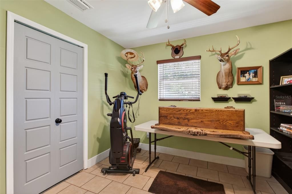 For Sale: $499,000 (3 beds, 2 baths, 1239 Square Feet)