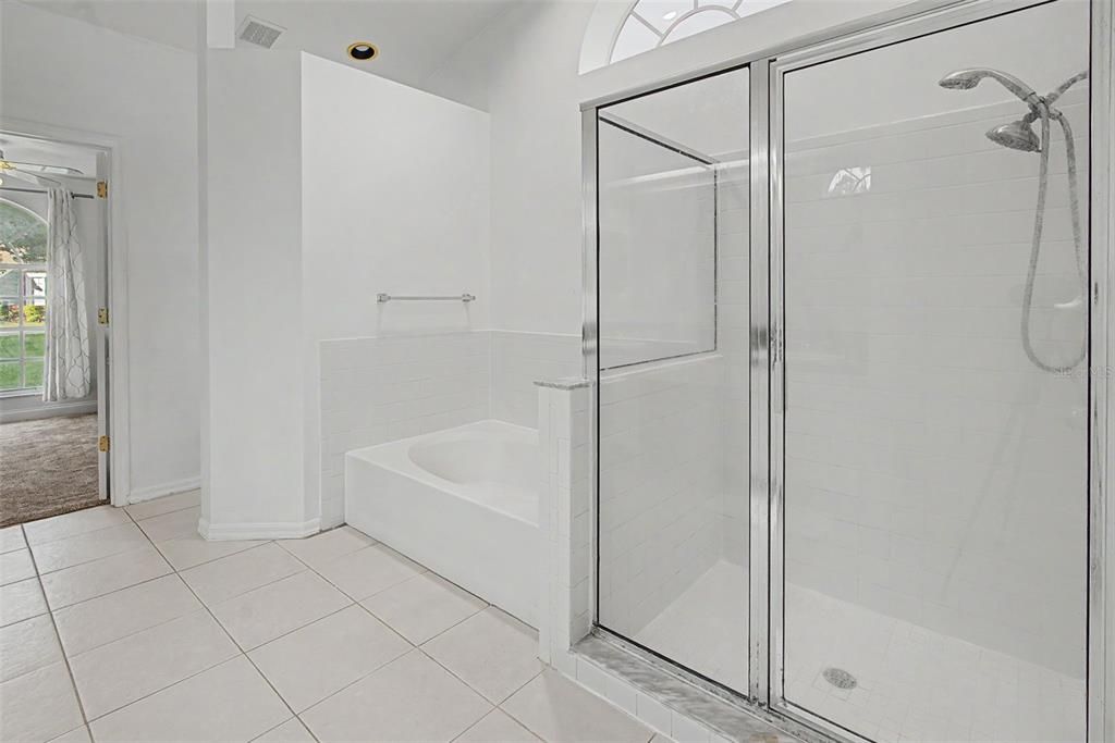 Active With Contract: $900,000 (5 beds, 3 baths, 2997 Square Feet)