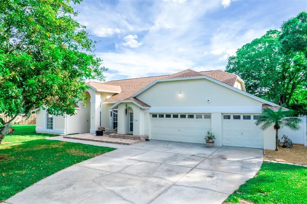 Active With Contract: $900,000 (5 beds, 3 baths, 2997 Square Feet)