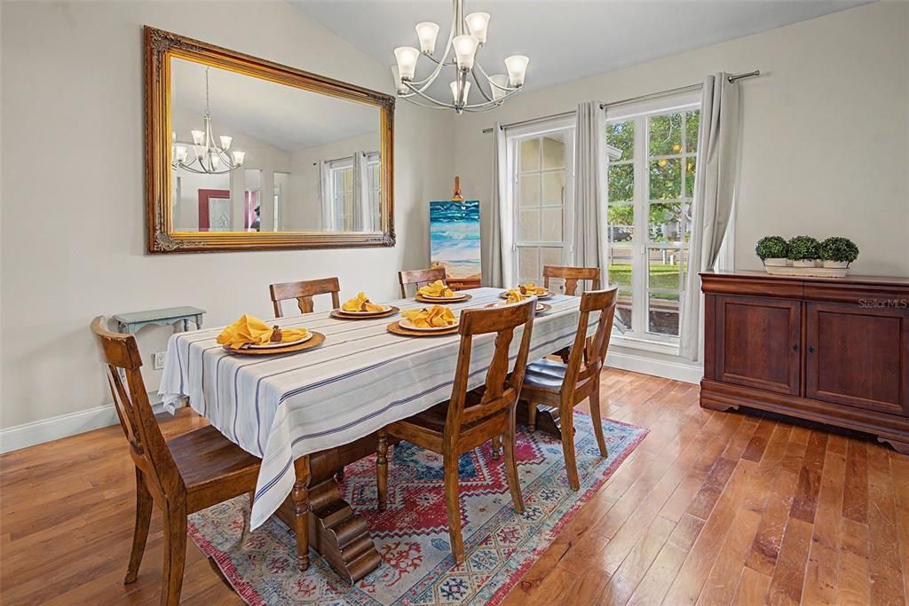 Active With Contract: $900,000 (5 beds, 3 baths, 2997 Square Feet)