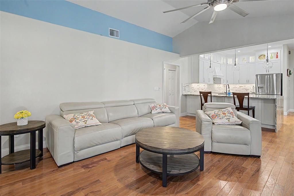 Active With Contract: $900,000 (5 beds, 3 baths, 2997 Square Feet)