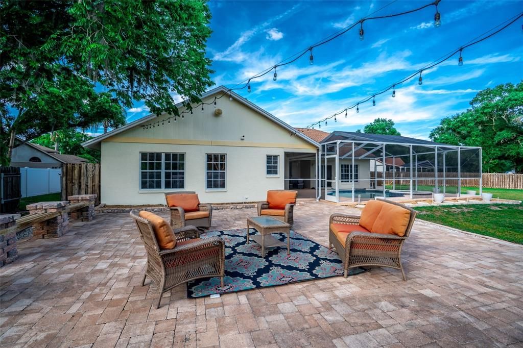 Active With Contract: $900,000 (5 beds, 3 baths, 2997 Square Feet)