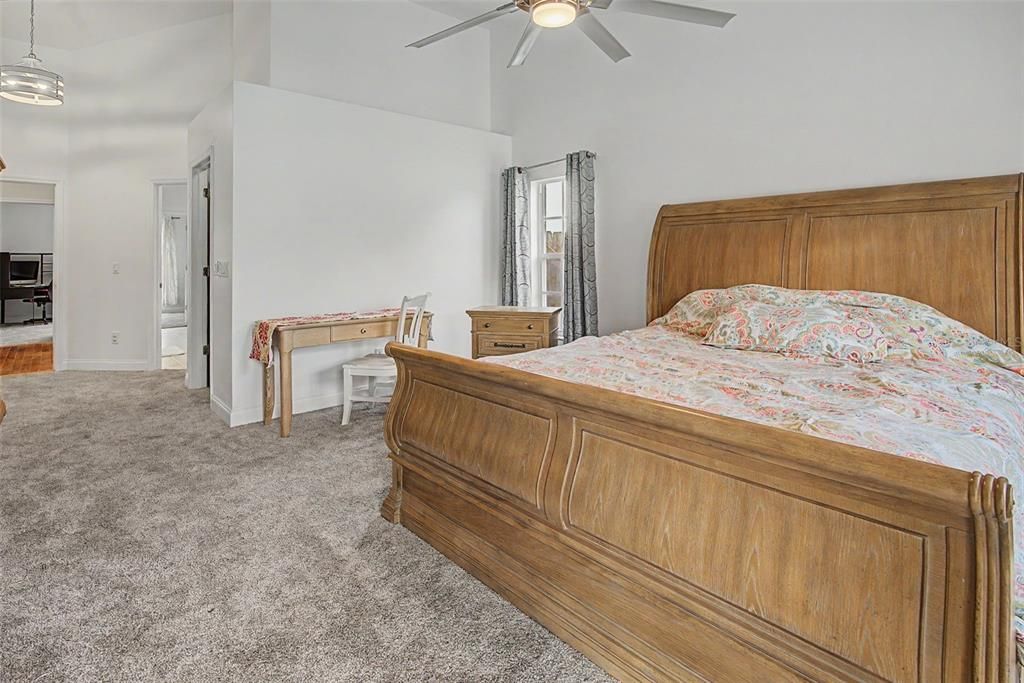 Active With Contract: $900,000 (5 beds, 3 baths, 2997 Square Feet)
