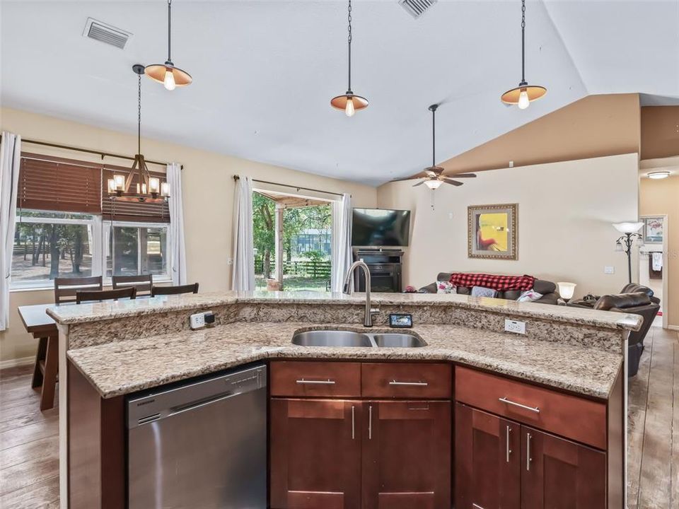 For Sale: $599,000 (3 beds, 2 baths, 1957 Square Feet)