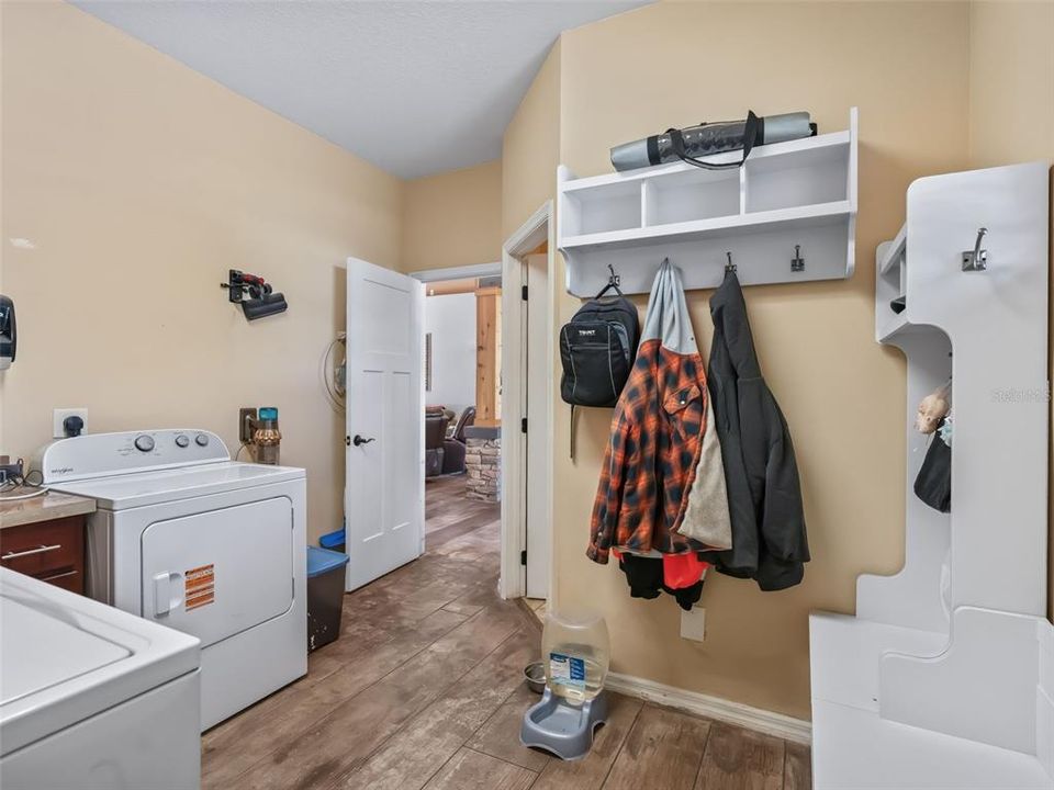 For Sale: $599,000 (3 beds, 2 baths, 1957 Square Feet)