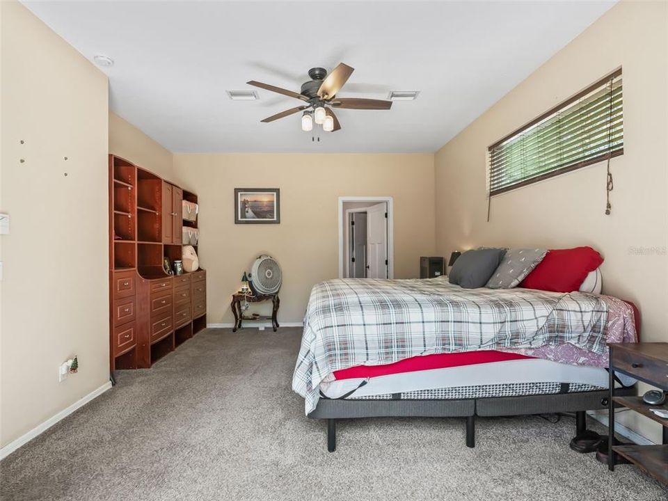 For Sale: $599,000 (3 beds, 2 baths, 1957 Square Feet)